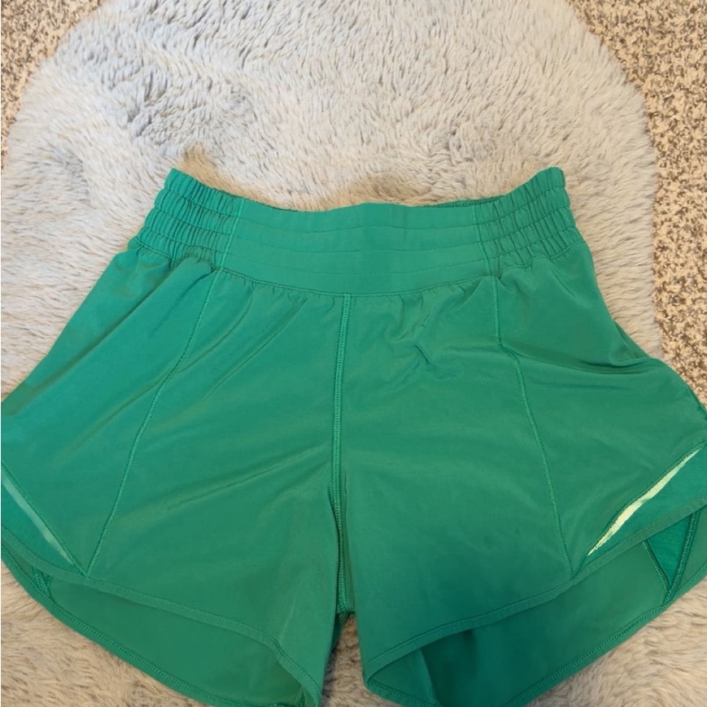 lululemon athletica Women's hotty hot high rise shorts length 4